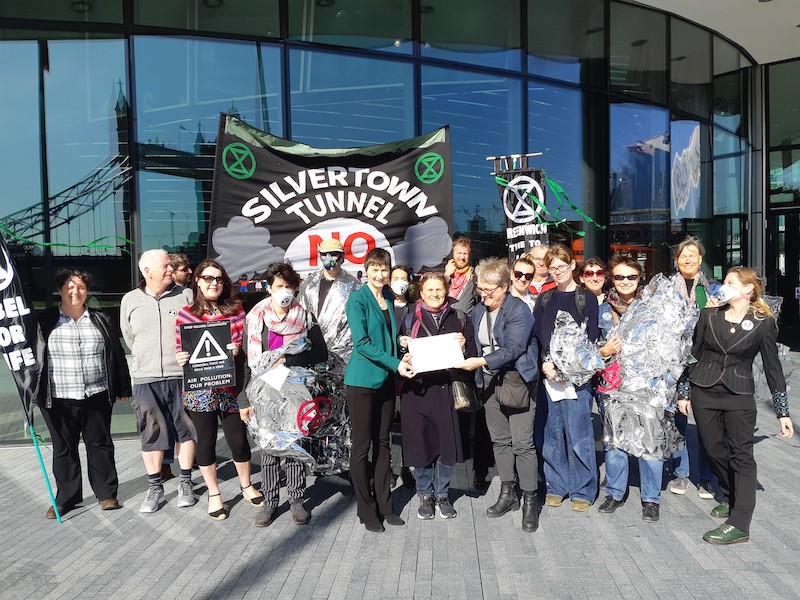 Greens protesting Silvertown Tunnel outside London city hall